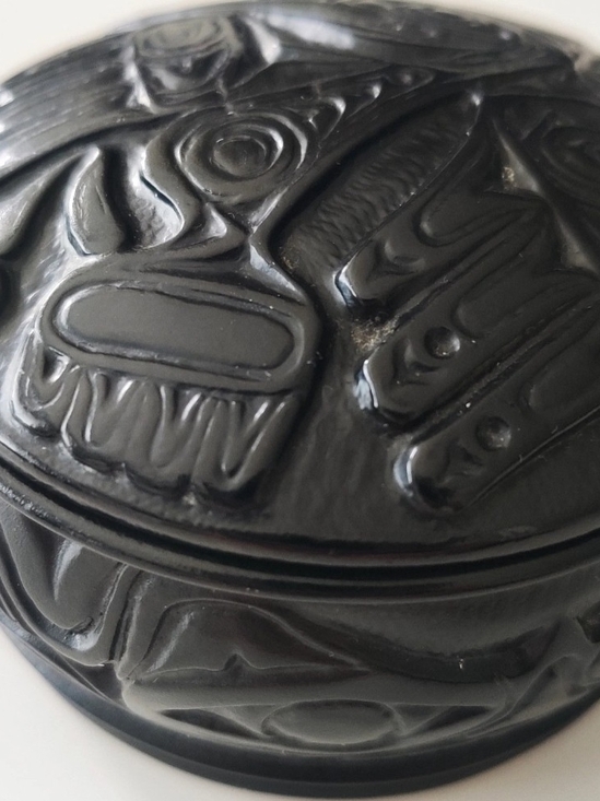 Boma Other - 🎈Sale🎈Boma RAVEN NATIVE DESIGN Container Canada First Nations...Was $50🎈